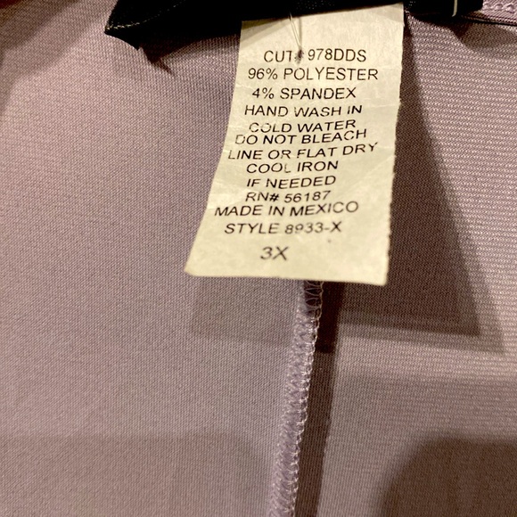 Women's Plus Size Elizabeth Gray Scoop Neck Blouse 3X NEW NWT Button Detail - Picture 4 of 6